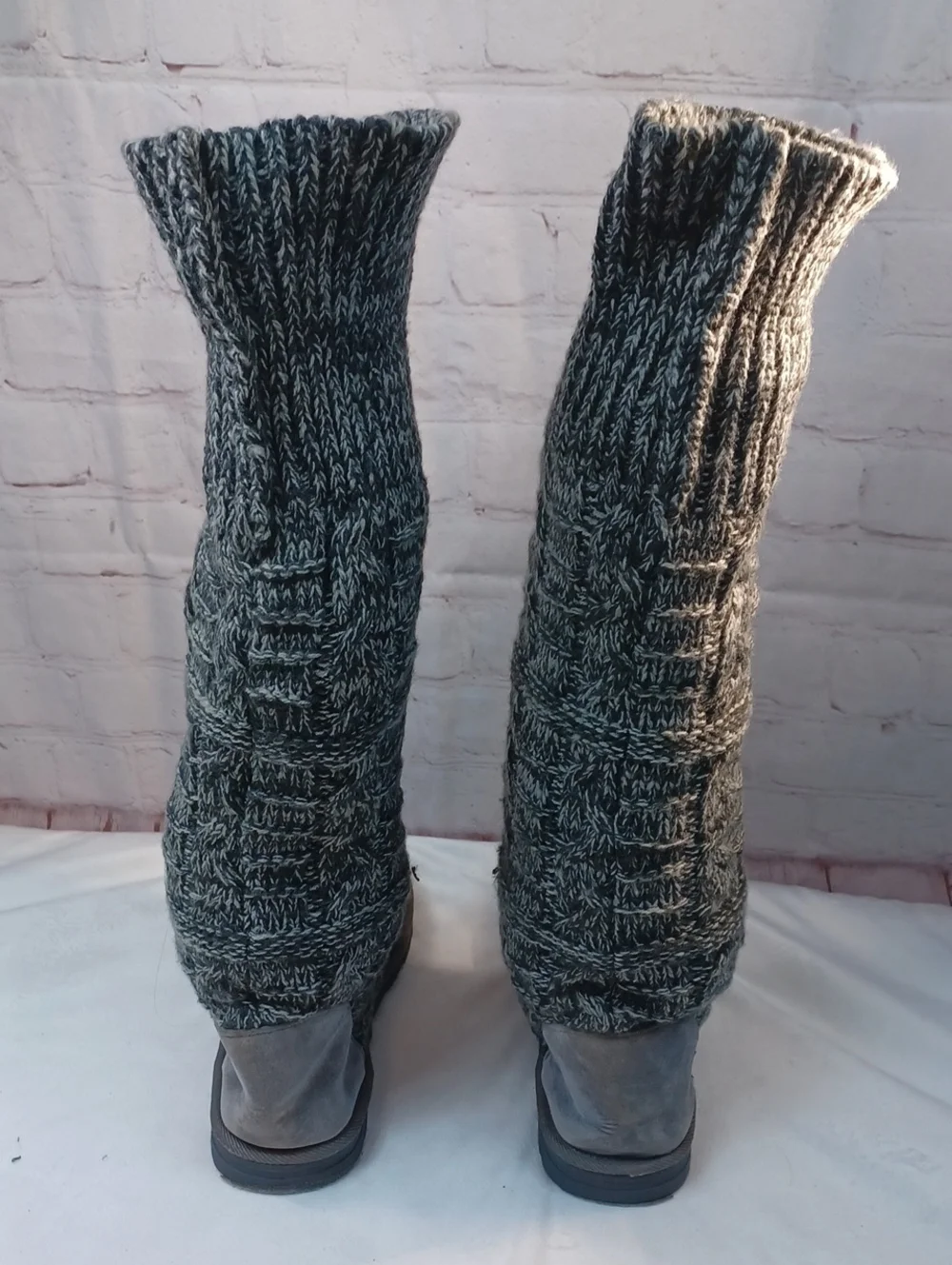 Muke Luks Woman's Gray & Black Warm Gray‎ Sock Boots sz 10